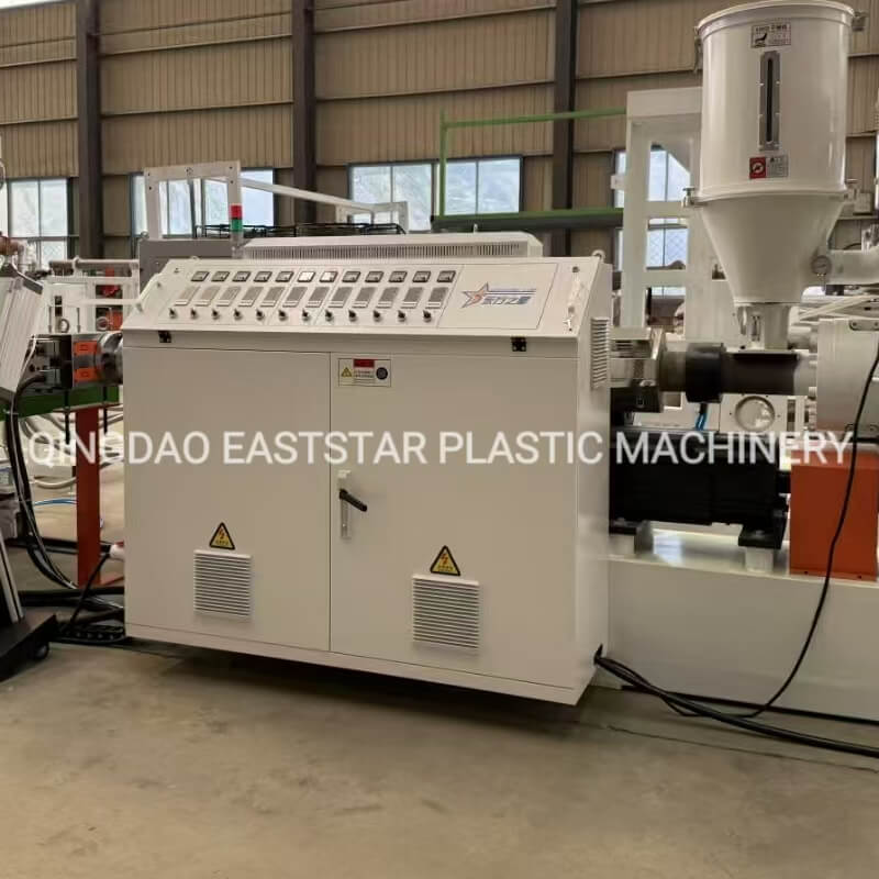 خط إنتاج مقاطع PVC واحد من اثنين لتربية الماشية